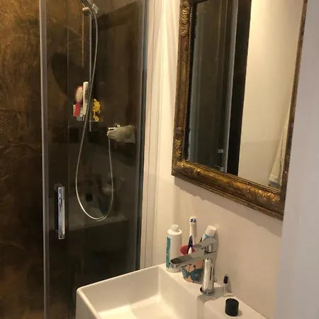 Oda ve Kahvaltı Maurizietta Privata Con Bagno Mc *
